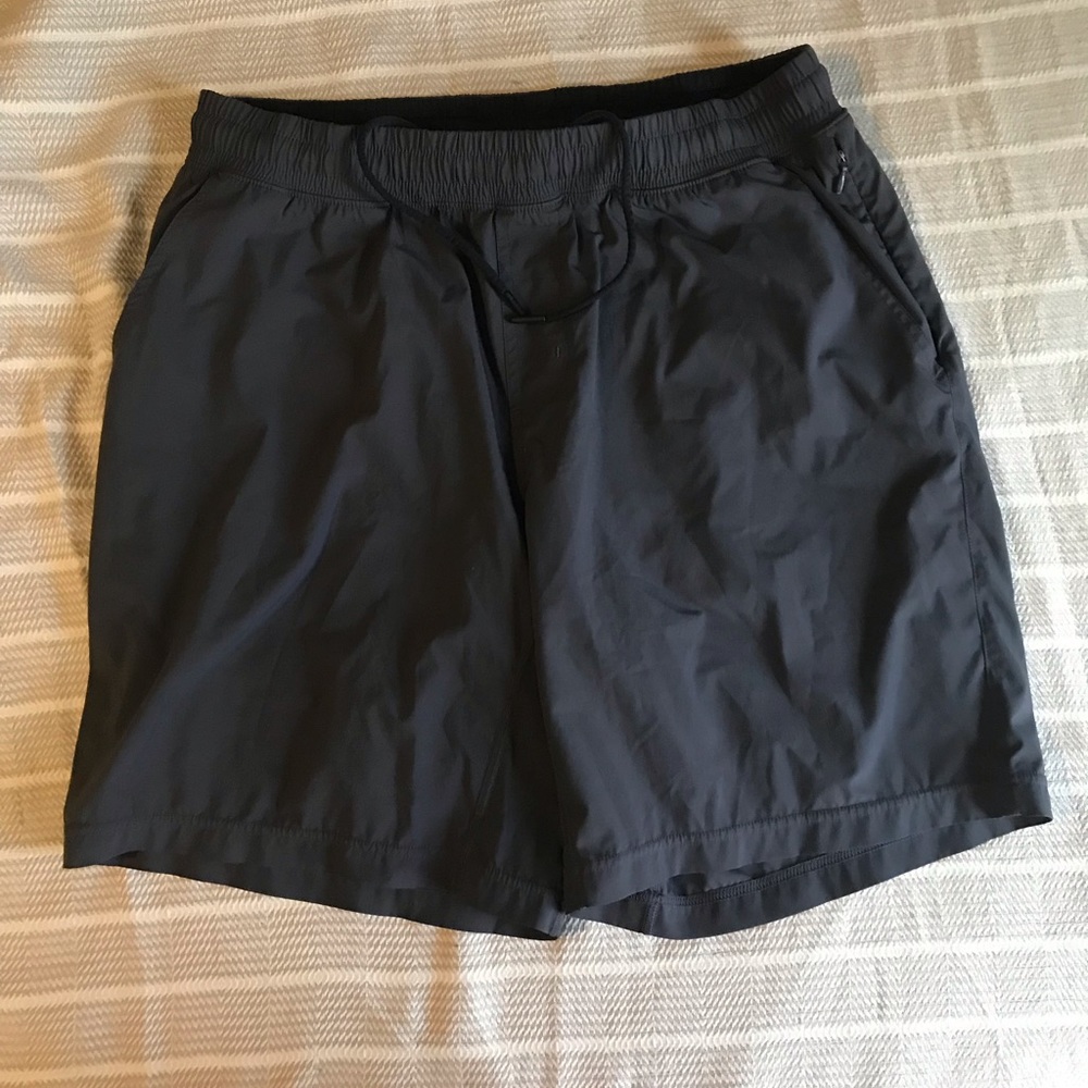 Rhone size L shorts
